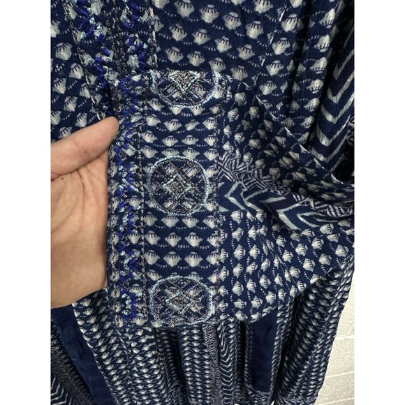 Anthropologie Akemi + Kin Motif Dress Blue Bohemian V Neck Flare Sleeve / Large - Picture 4 of 8